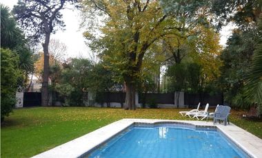 Residencia espectacular-Barrio Los Troncos