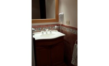 Residencia espectacular-Barrio Los Troncos