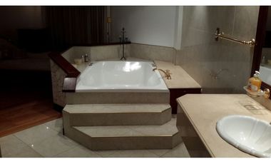 Residencia espectacular-Barrio Los Troncos