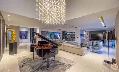VENTA de CASA MANSIÓN en el Poblado - Palmas, 1 nivel. Pedido $16.000