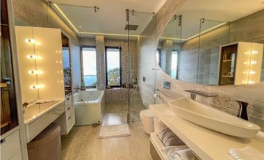 VENTA de CASA MANSIÓN en el Poblado - Palmas, 1 nivel. Pedido $16.000
