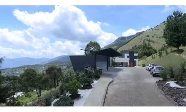 VENTA de CASA MANSIÓN en el Poblado - Palmas, 1 nivel. Pedido $16.000