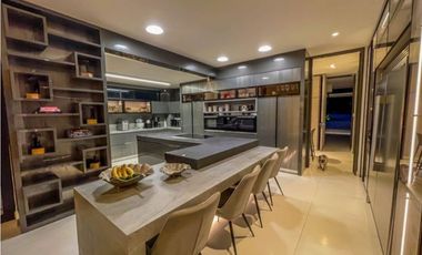 VENTA de CASA MANSIÓN en el Poblado - Palmas, 1 nivel. Pedido $16.000