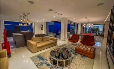 VENTA de CASA MANSIÓN en el Poblado - Palmas, 1 nivel. Pedido $16.000