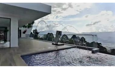 VENTA de CASA MANSIÓN en el Poblado - Palmas, 1 nivel. Pedido $16.000