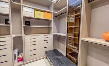 VENTA de CASA MANSIÓN en el Poblado - Palmas, 1 nivel. Pedido $16.000