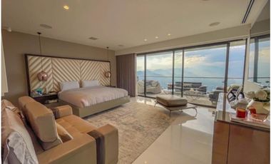 VENTA de CASA MANSIÓN en el Poblado - Palmas, 1 nivel. Pedido $16.000