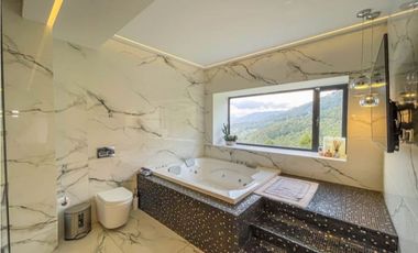 VENTA de CASA MANSIÓN en el Poblado - Palmas, 1 nivel. Pedido $16.000
