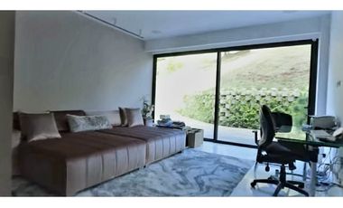 VENTA de CASA MANSIÓN en el Poblado - Palmas, 1 nivel. Pedido $16.000