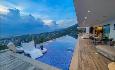 VENTA de CASA MANSIÓN en el Poblado - Palmas, 1 nivel. Pedido $16.000
