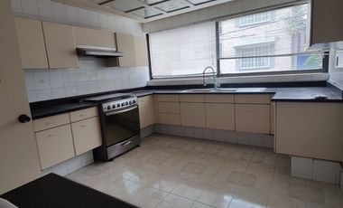 CASA PARA REMODELAR EN CERRADA EN LOMAS DE CHAPULTEPEC (V)