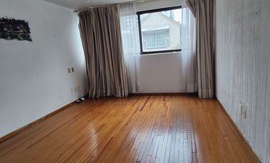 CASA PARA REMODELAR EN CERRADA EN LOMAS DE CHAPULTEPEC (V)