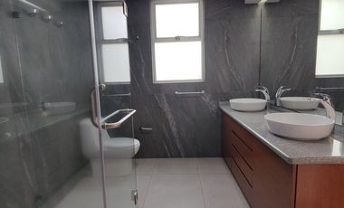 CASA PARA REMODELAR EN CERRADA EN LOMAS DE CHAPULTEPEC (V)
