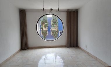 CASA PARA REMODELAR EN CERRADA EN LOMAS DE CHAPULTEPEC (V)