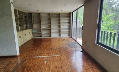 CASA PARA REMODELAR EN CERRADA EN LOMAS DE CHAPULTEPEC (V)