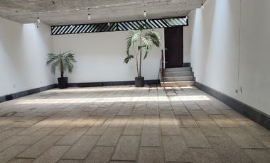CASA PARA REMODELAR EN CERRADA EN LOMAS DE CHAPULTEPEC (V)