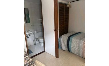 Apartamento en el Poblado con excelente ubicación, ideal para reformar