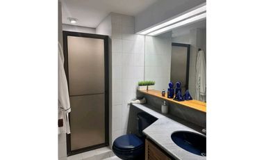 Apartamento en el Poblado con excelente ubicación, ideal para reformar
