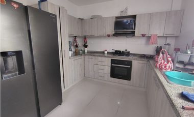 SE VENDE CASA 2 PISOS  B/ VILLANOVA, ZONA NORTE DE MONTERA