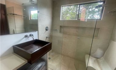 CASA EN ARRIENDO SECTOR LOMA DEL ATRAVESADO - ENVIGADO