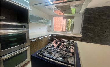 CASA EN ARRIENDO SECTOR LOMA DEL ATRAVESADO - ENVIGADO