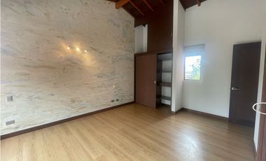 CASA EN ARRIENDO SECTOR LOMA DEL ATRAVESADO - ENVIGADO