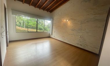 CASA EN ARRIENDO SECTOR LOMA DEL ATRAVESADO - ENVIGADO