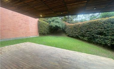 CASA EN ARRIENDO SECTOR LOMA DEL ATRAVESADO - ENVIGADO