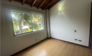CASA EN ARRIENDO SECTOR LOMA DEL ATRAVESADO - ENVIGADO