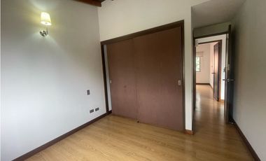 CASA EN ARRIENDO SECTOR LOMA DEL ATRAVESADO - ENVIGADO