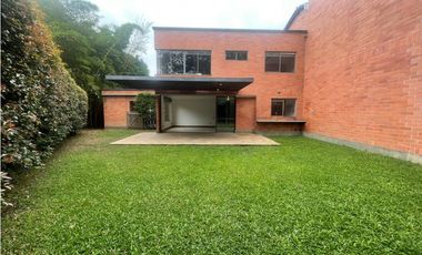 CASA EN ARRIENDO SECTOR LOMA DEL ATRAVESADO - ENVIGADO