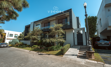 RESIDENCIA CON ALBERCA EN VENTA, PONTEVEDRA, PUERTA DE HIERRO, ZAPOPAN