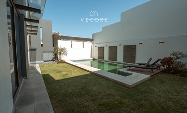 RESIDENCIA CON ALBERCA EN VENTA, PONTEVEDRA, PUERTA DE HIERRO, ZAPOPAN