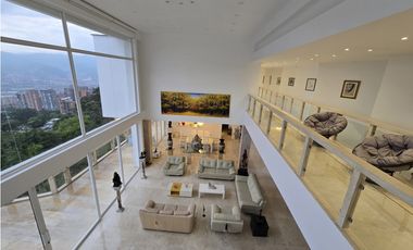 VENTA CASA MODERNA con PISCINA en el Poblado, Palmas. Pedido $14.000