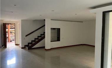 VENTA CASA en el Poblado, sector milla de oro
