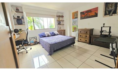 Apartamento en Venta El Poblado, Medellín. Amplio y sin ruido urbano.