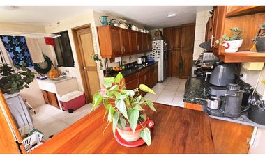 Apartamento en Venta El Poblado, Medellín. Amplio y sin ruido urbano.