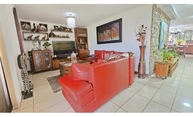 Apartamento en Venta El Poblado, Medellín. Amplio y sin ruido urbano.