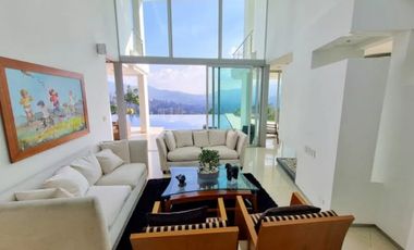 Copia de Venta de moderna CASA con piscina a en el Poblado, sector Palmas.