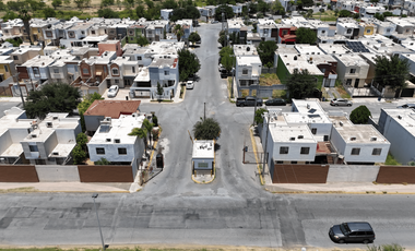 Casa en Venta en el Fracc. Bosques del Sur, Nuevo Laredo Tamaulipas
