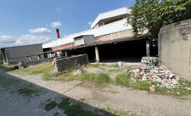 Terreno comercial sobre Paseo Cuauhnahuac en Tejalpa Morelos