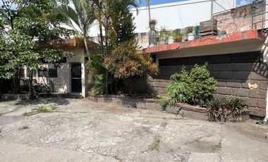 Terreno comercial sobre Paseo Cuauhnahuac en Tejalpa Morelos