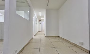 Oficina Excelente Ubicación Metro Y Conectividad En La Reina
