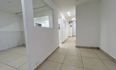Oficina Excelente Ubicación Metro Y Conectividad En La Reina