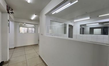 Oficina Excelente Ubicación Metro Y Conectividad En La Reina