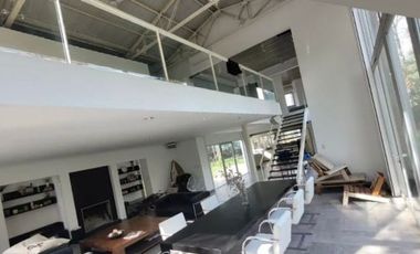 ALQUILER MODERNA CASA C/ PILETA LOMA VERDE