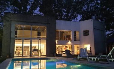 ALQUILER MODERNA CASA C/ PILETA LOMA VERDE