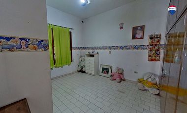 Venta casa 4 amb más depto jardín chingolo Lanús