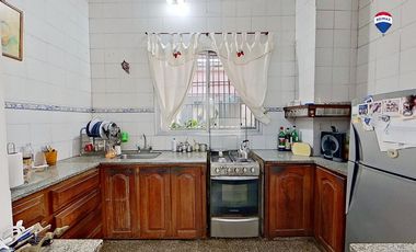Venta casa 4 amb más depto jardín chingolo Lanús
