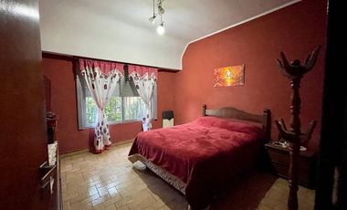 VENTA CASA 4 AMB VARELA- COCHERA Y PATIO
